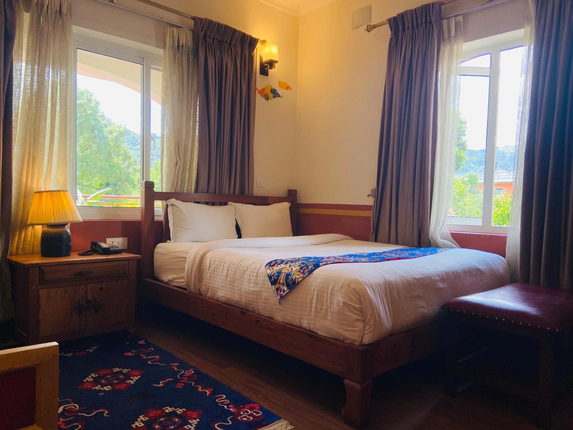 Three Jewels Boutique Hotel โพคารา ภายนอก รูปภาพ