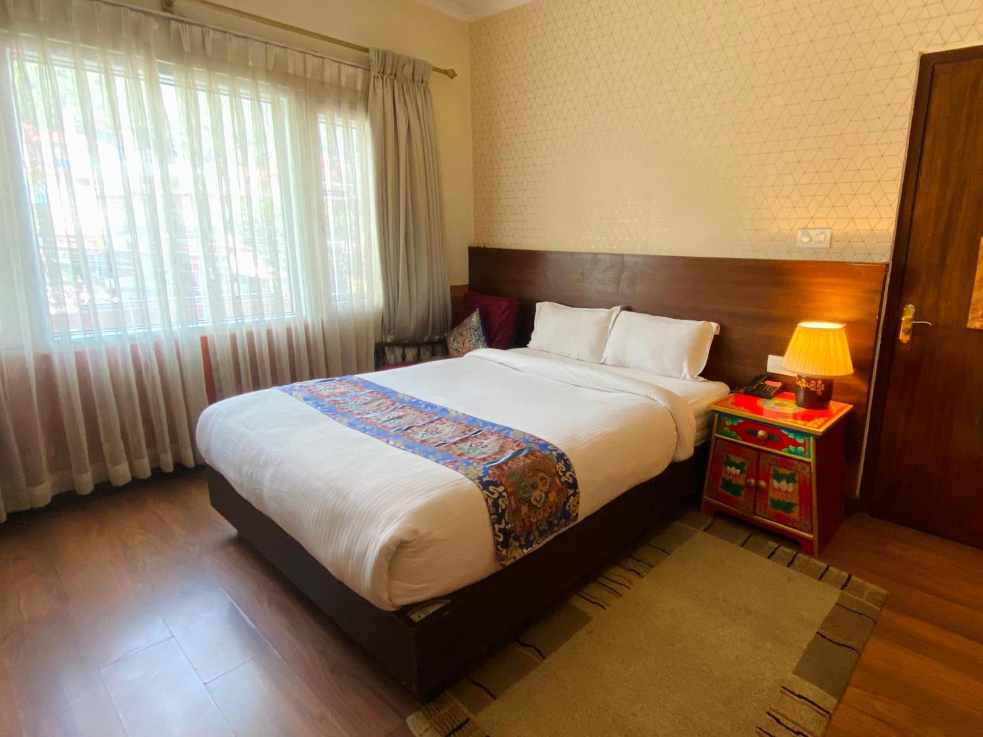 Three Jewels Boutique Hotel โพคารา ภายนอก รูปภาพ