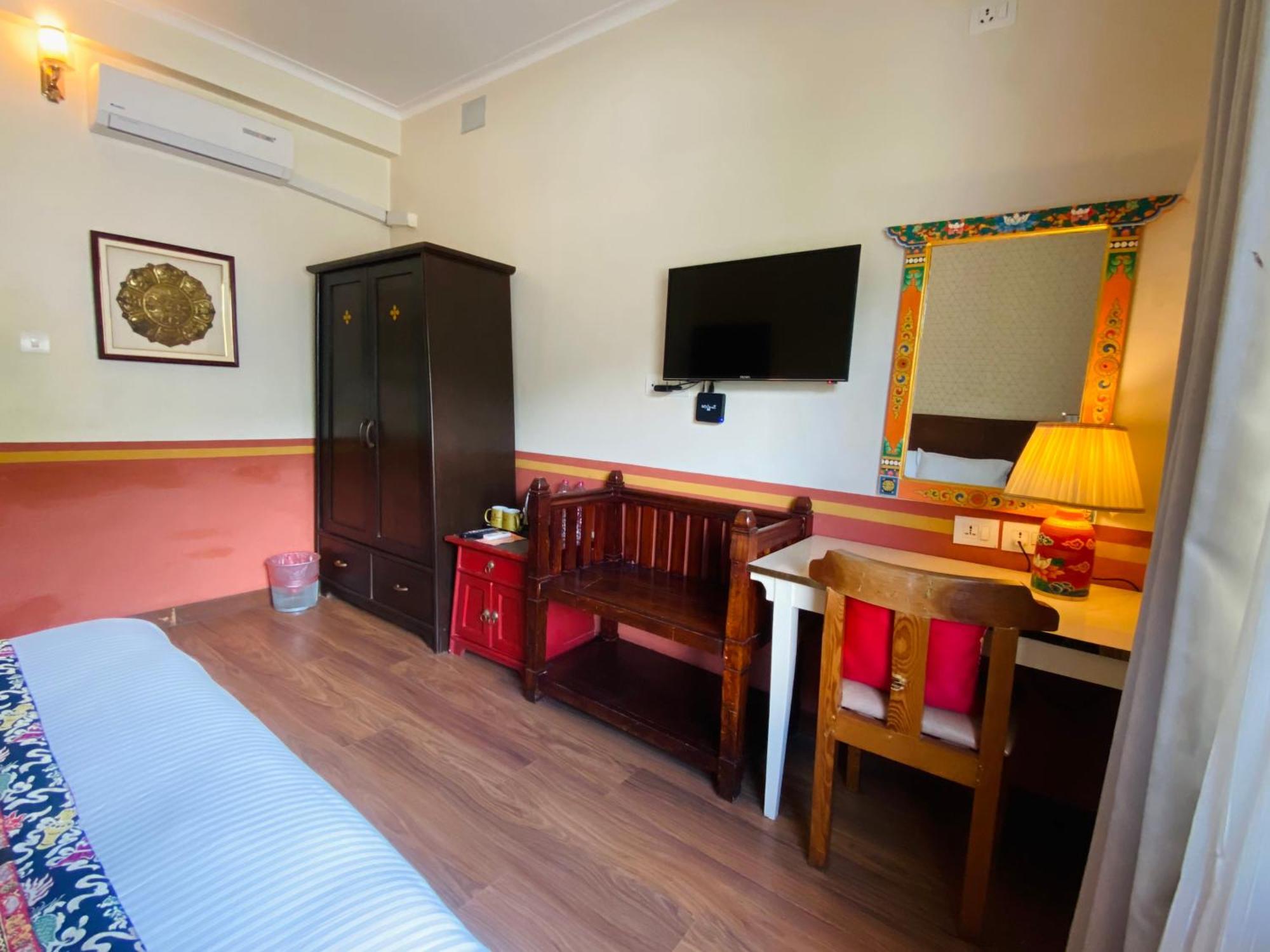 Three Jewels Boutique Hotel โพคารา ภายนอก รูปภาพ