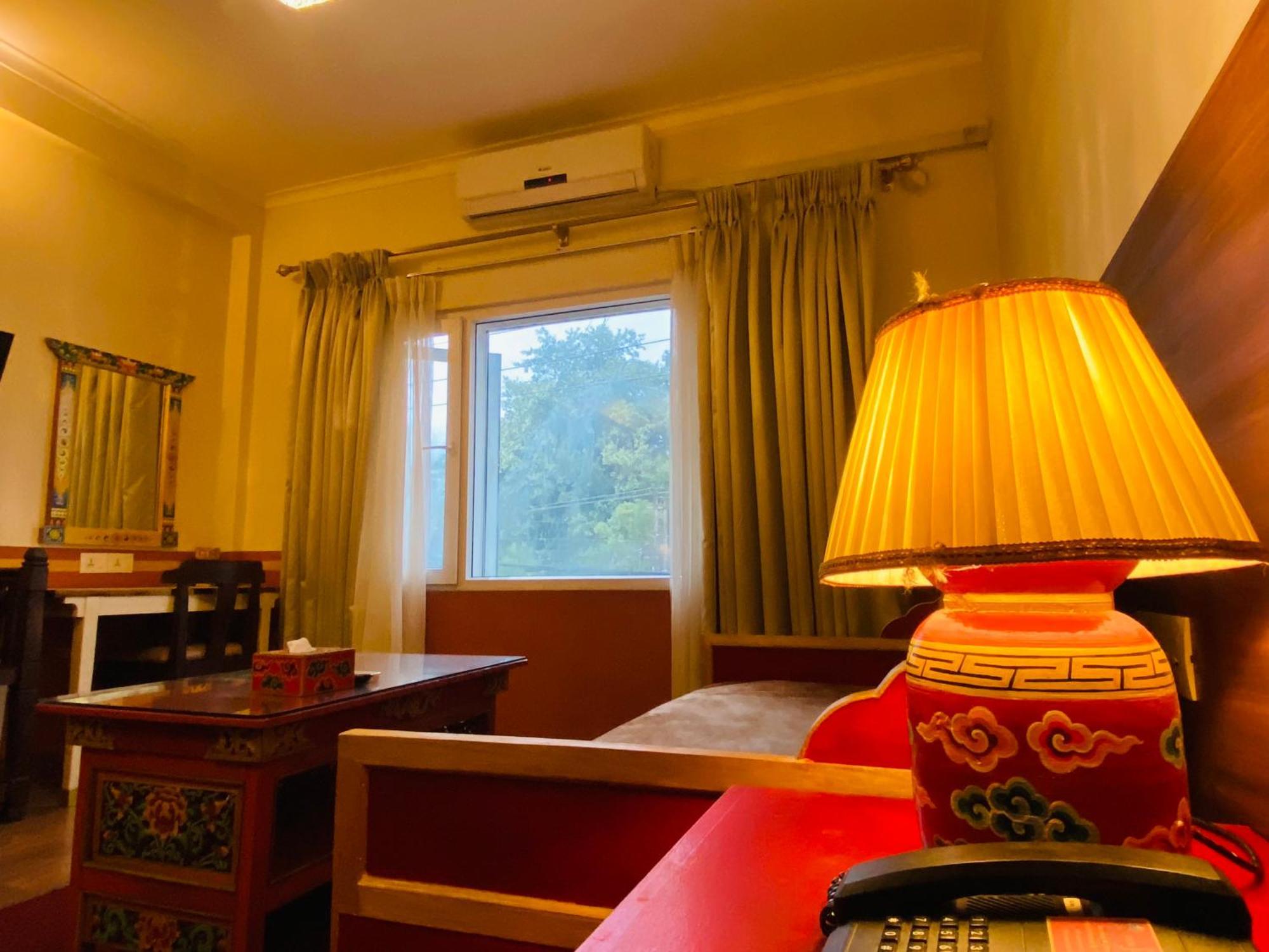 Three Jewels Boutique Hotel โพคารา ภายนอก รูปภาพ