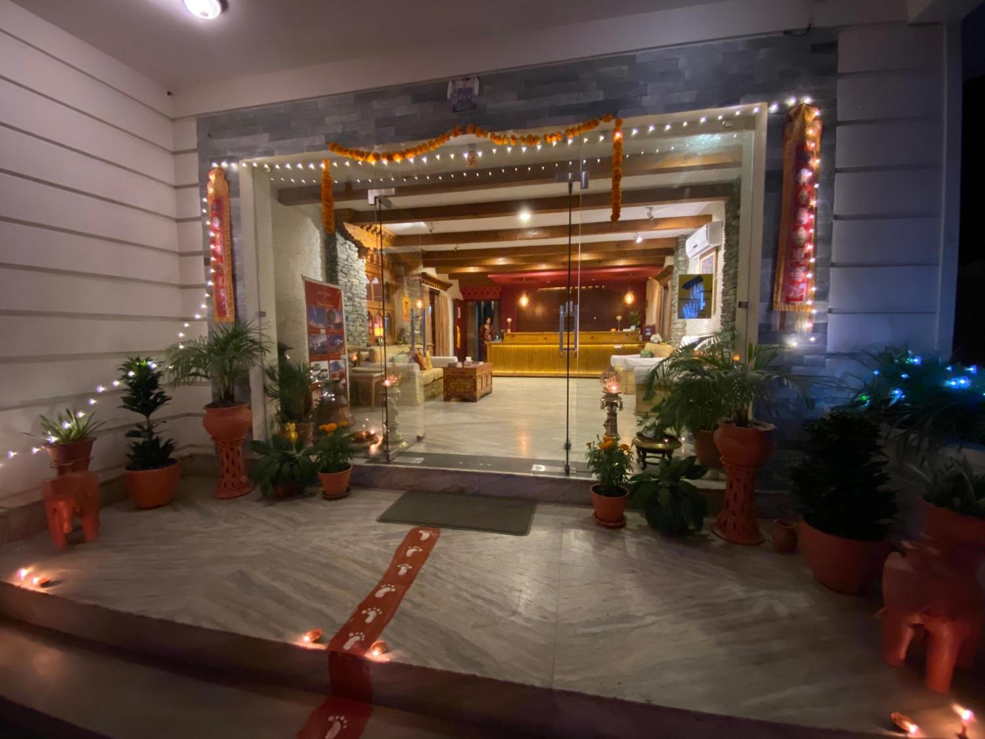 Three Jewels Boutique Hotel โพคารา ภายนอก รูปภาพ